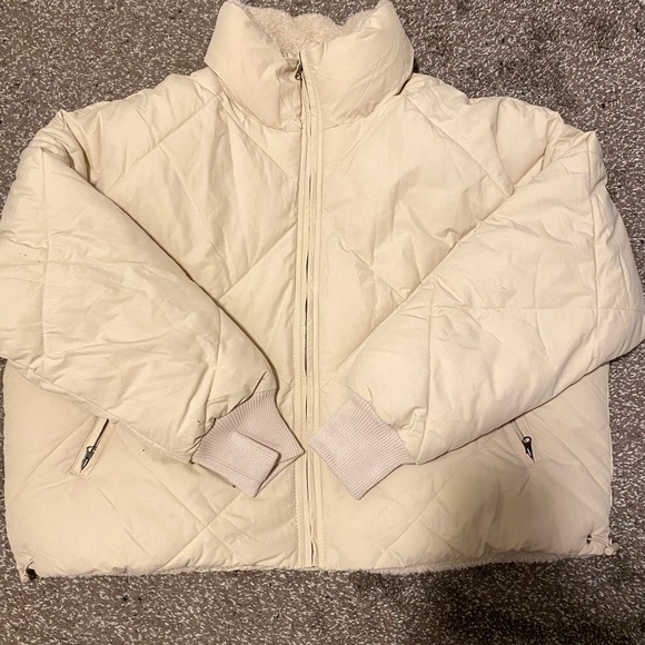 Ae Reversible Quilted Puffer Jacket 